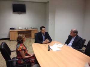 Esquerda para direita conselheira Ana Rita Maciel, presidente João Emanuel e presidente Claudio Miranda