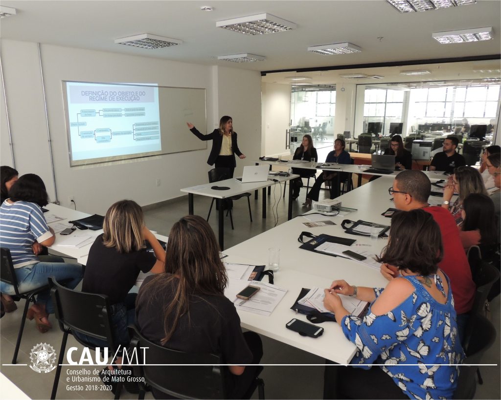 Conselho de Arquitetura e Urbanismo de Mato Grosso capacita servidores com curso de formação em pregoeiro 